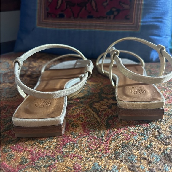 COCLICO FROND SANDAL NEW WITH BOX - Picture 7 of 8